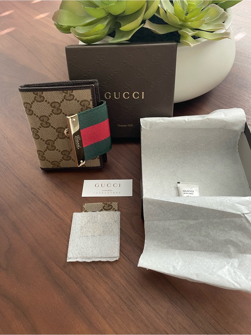 Gucci GG Canvas Tri-Fold Card Holder with Green and Red Web.  Authentic.